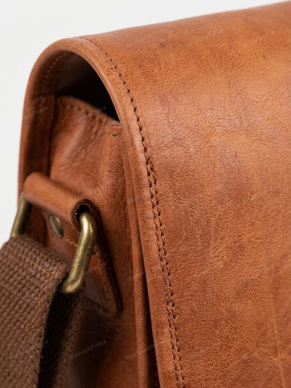 Berliner Ghent Leather Crossbody Messenger Bag, Fits Laptops - Picture 4 of 9